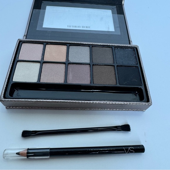 Victoria’s Secret THE NAKEDS Eyeshadow Palette, brush & extreme black eye liner